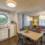 Monopol Apartments