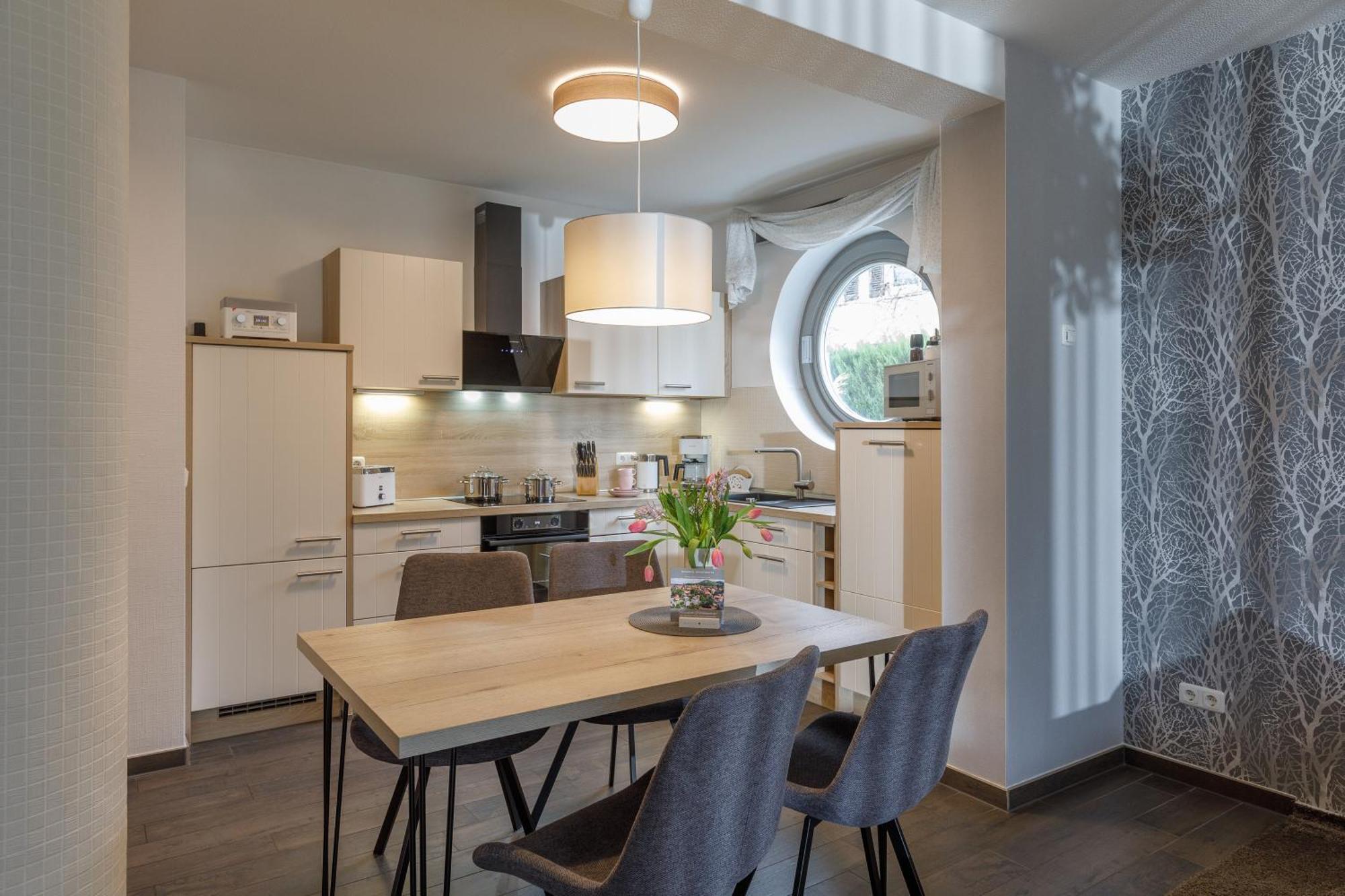 Monopol Apartments